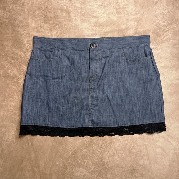 Vintage Y2K Suddenly Fem Lace Trim Dark Wash Denim Mini Skirt Blue McBling Indie - Picture 1 of 5